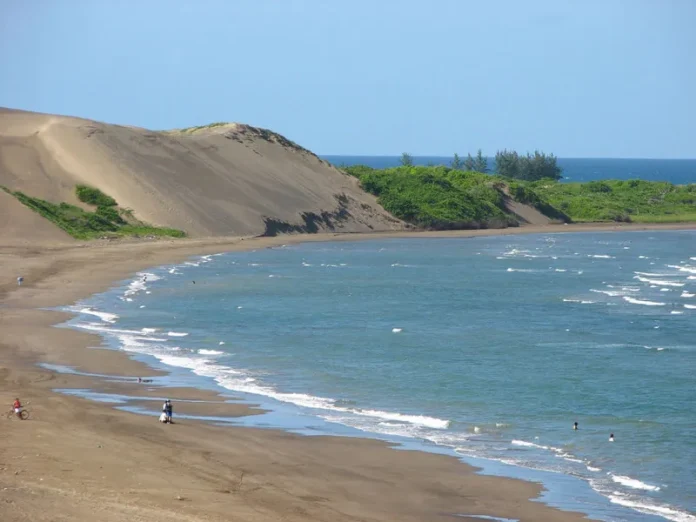Esta playa excelente opción para disfrutar del sol, la arena y el mar durante cualquier fin de semana.