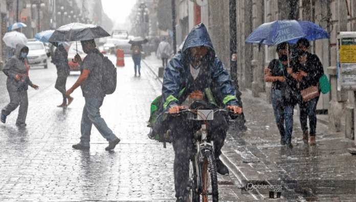 a qué hora lloverá hoy en Puebla